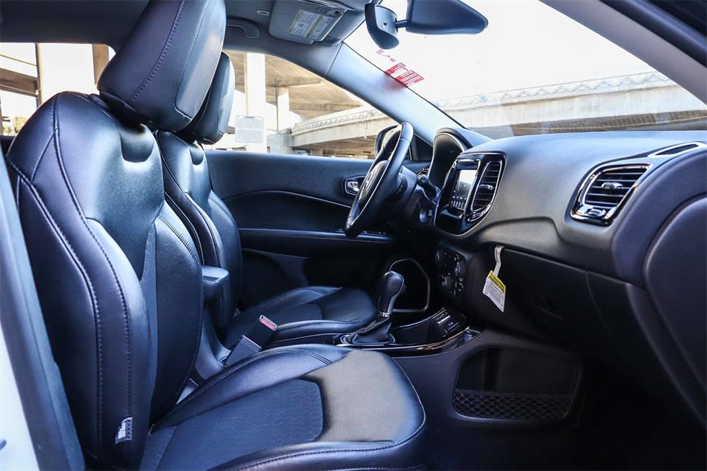 Thumbnail: 2018 Jeep Compass - 10