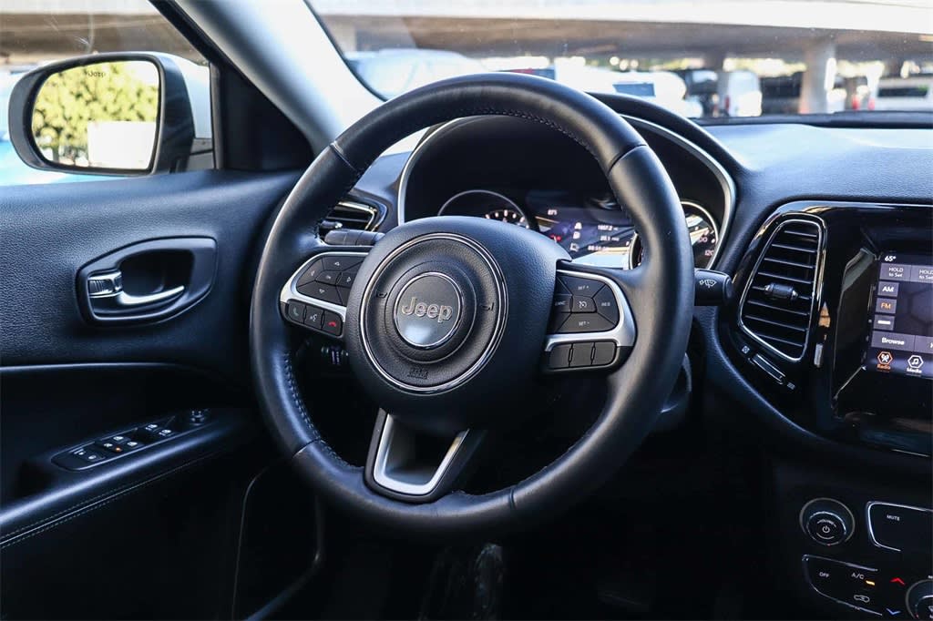 Thumbnail: 2018 Jeep Compass - 13