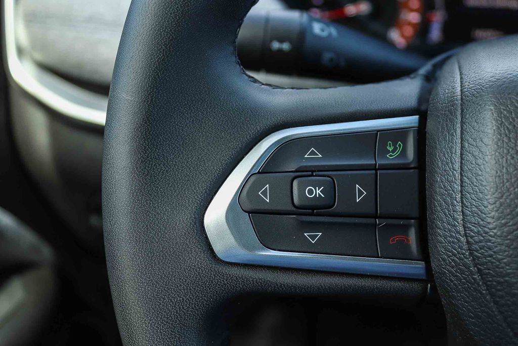 Thumbnail: 2023 Jeep Compass - 25