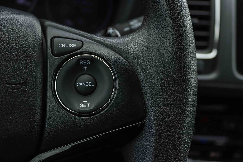 Thumbnail: 2018 Honda HR-V - 26