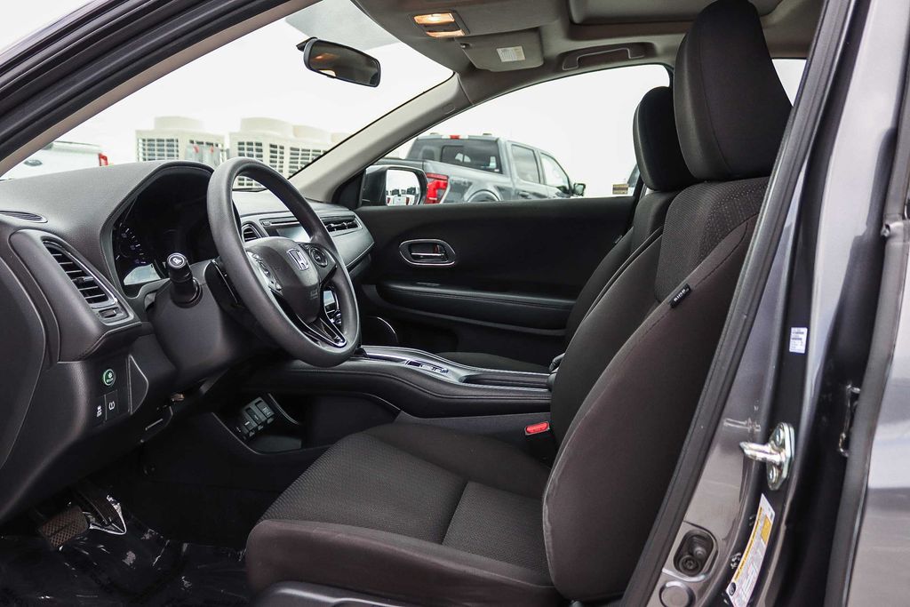 Thumbnail: 2018 Honda HR-V - 11