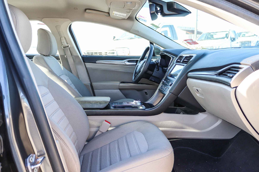 Thumbnail: 2020 Ford Fusion - 8