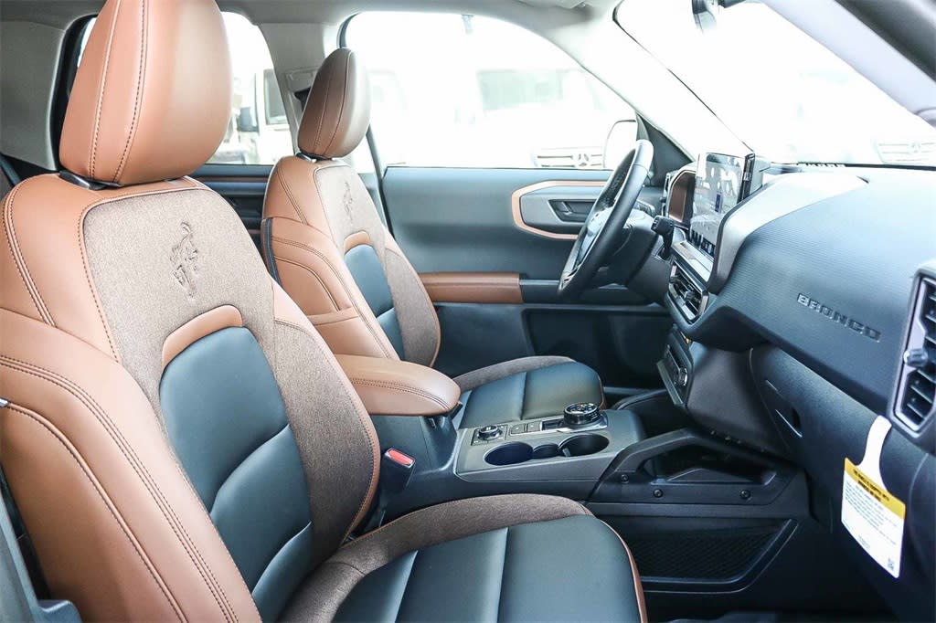 Thumbnail: 2025 Ford Bronco Sport - 10