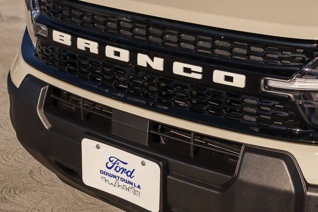 Thumbnail: 2025 Ford Bronco Sport - 6