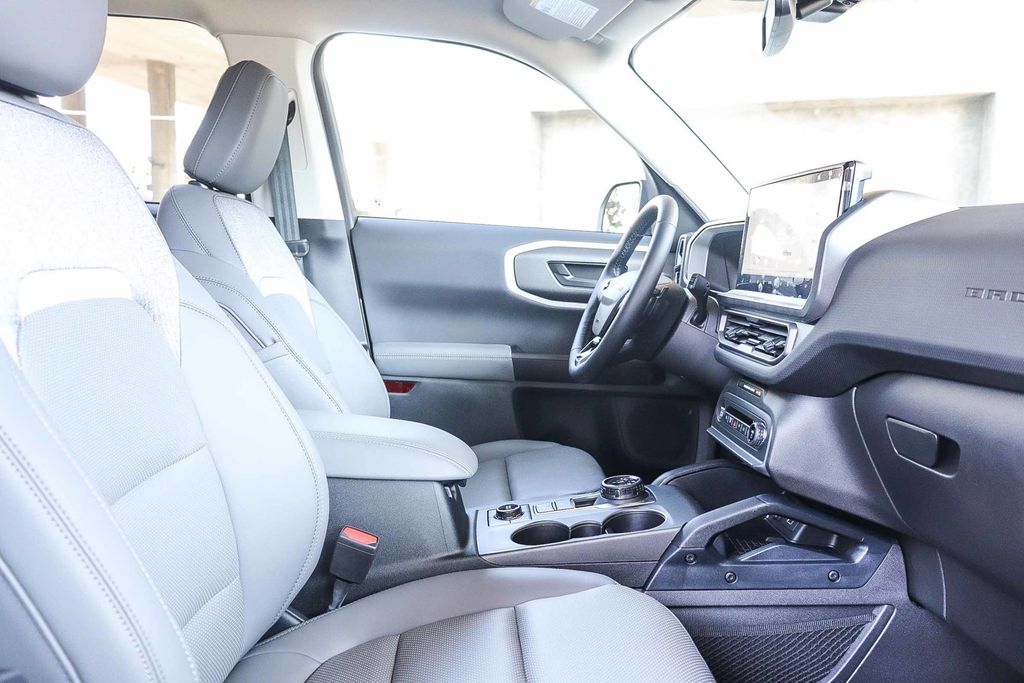 Thumbnail: 2025 Ford Bronco Sport - 9