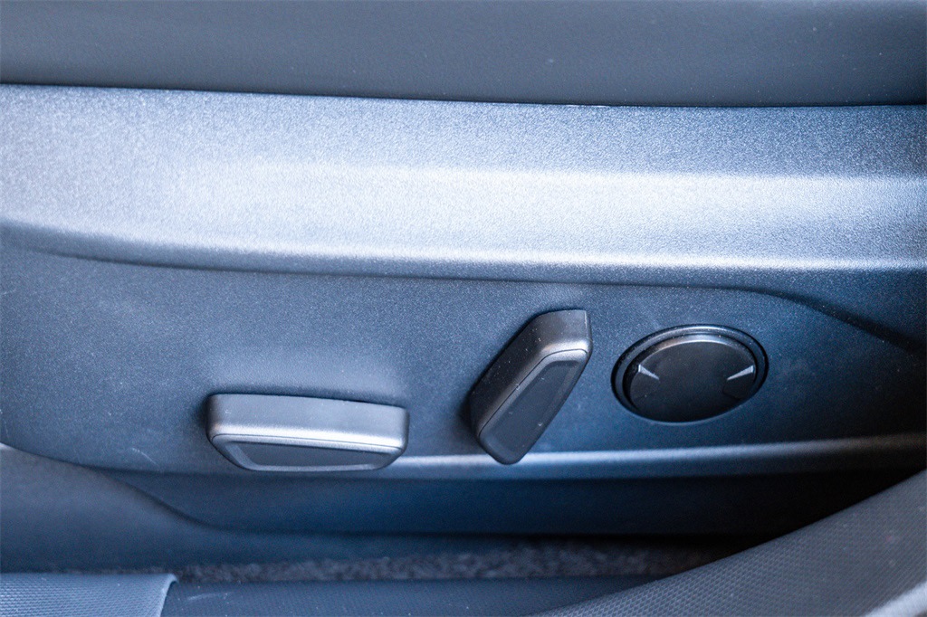 Thumbnail: 2025 Ford Mustang Mach-E - 23