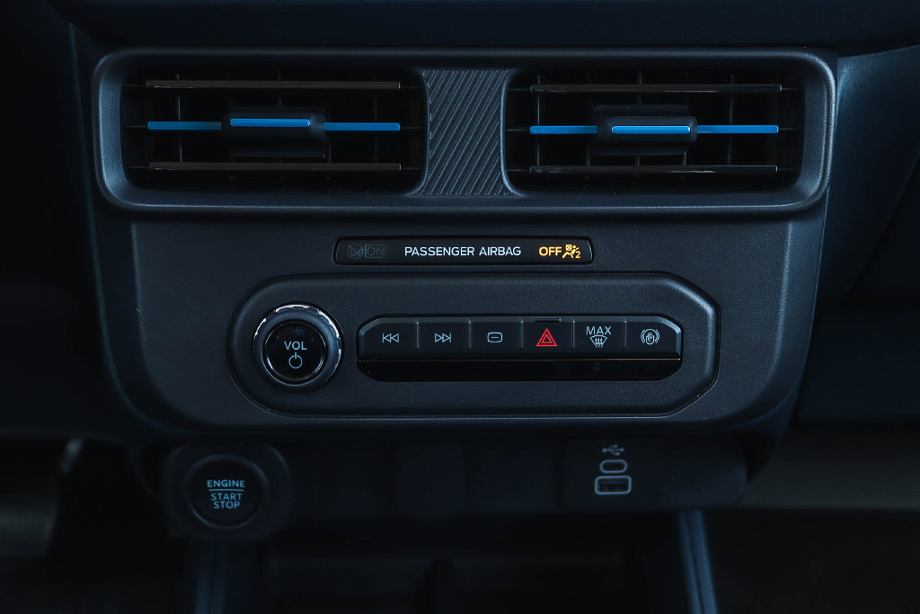 Thumbnail: 2026 Ford Maverick - 21