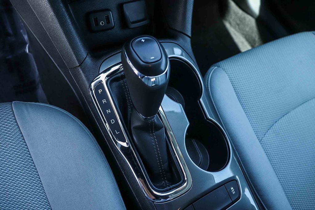 Thumbnail: 2019 Chevrolet Cruze - 12