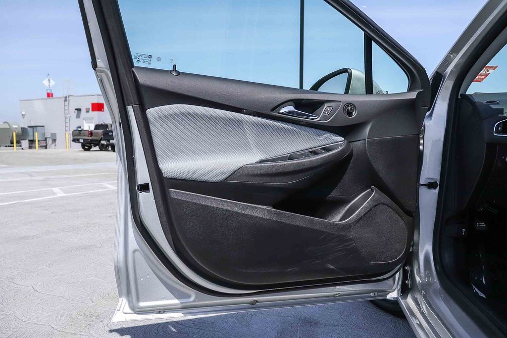 Thumbnail: 2019 Chevrolet Cruze - 24