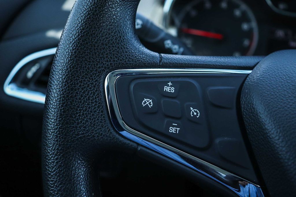 Thumbnail: 2019 Chevrolet Cruze - 25
