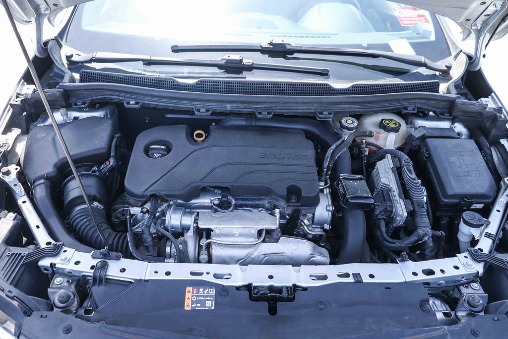 Thumbnail: 2019 Chevrolet Cruze - 6