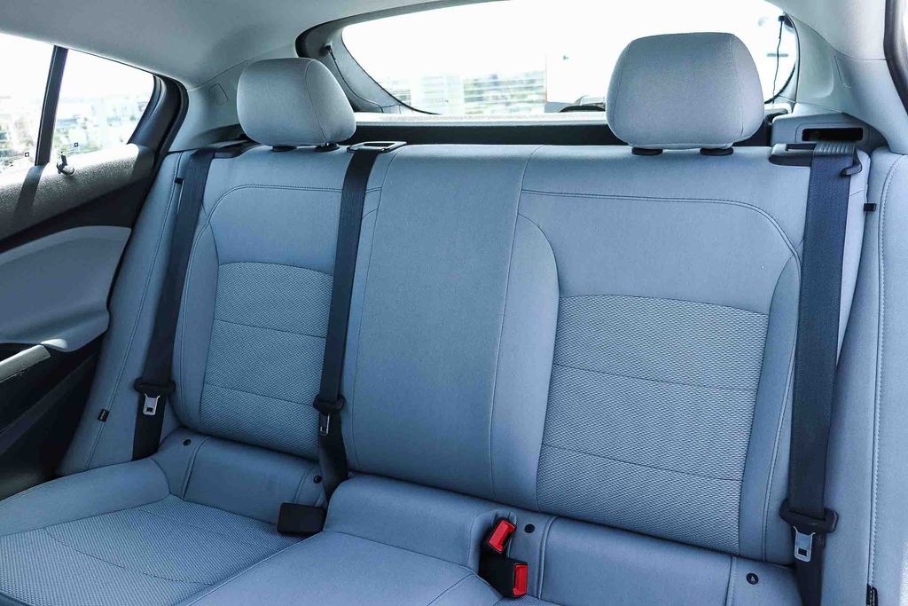 Thumbnail: 2019 Chevrolet Cruze - 10