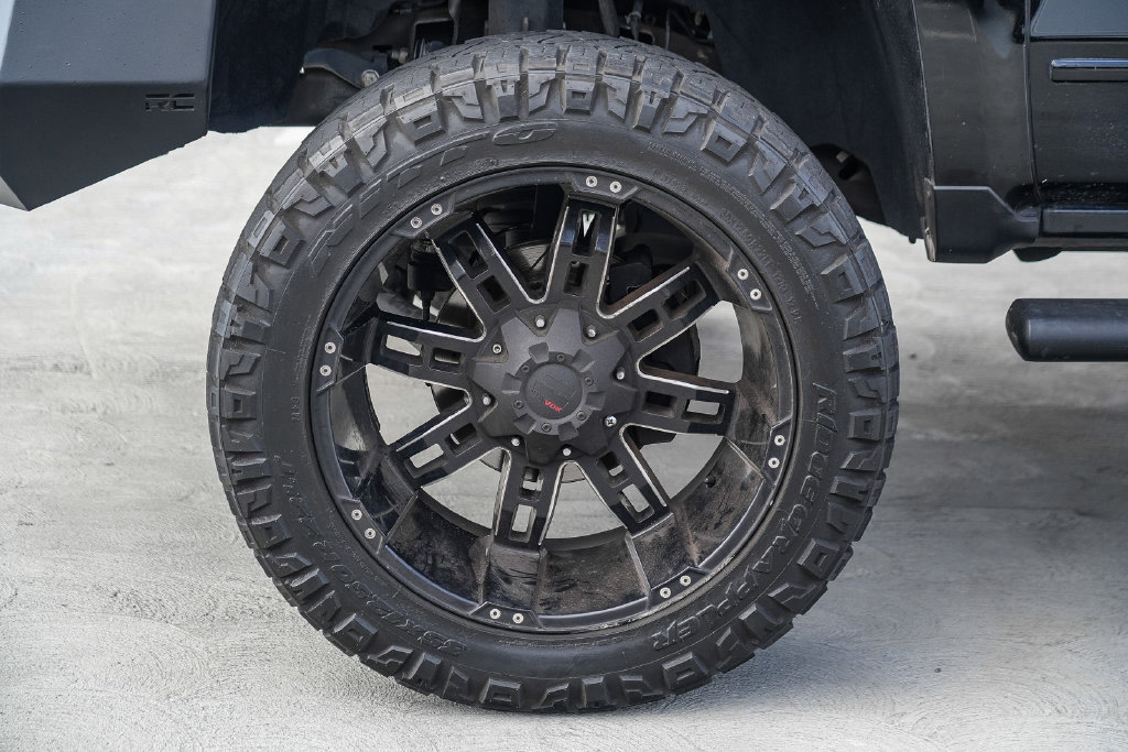 Thumbnail: 2017 Chevrolet Silverado 1500 - 19