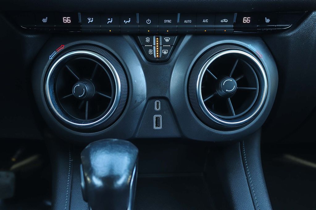 Thumbnail: 2020 Chevrolet Blazer - 22