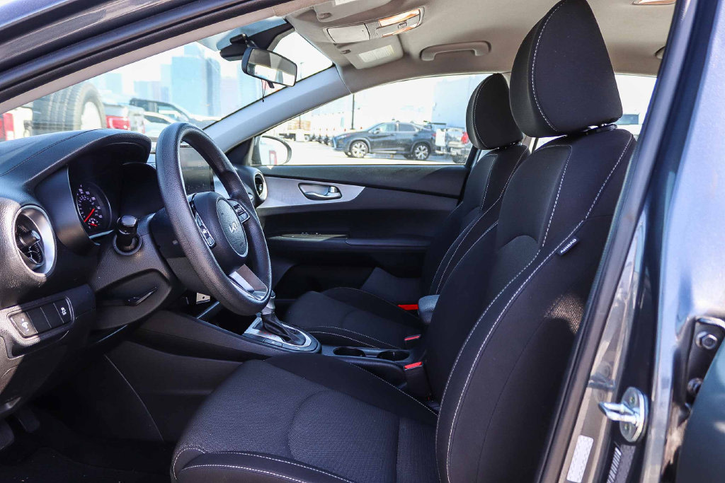 Thumbnail: 2022 Kia Forte - 6