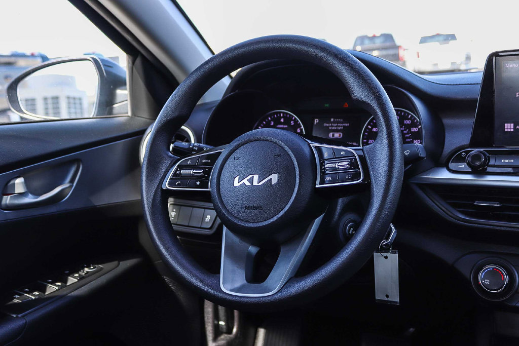 Thumbnail: 2022 Kia Forte - 4