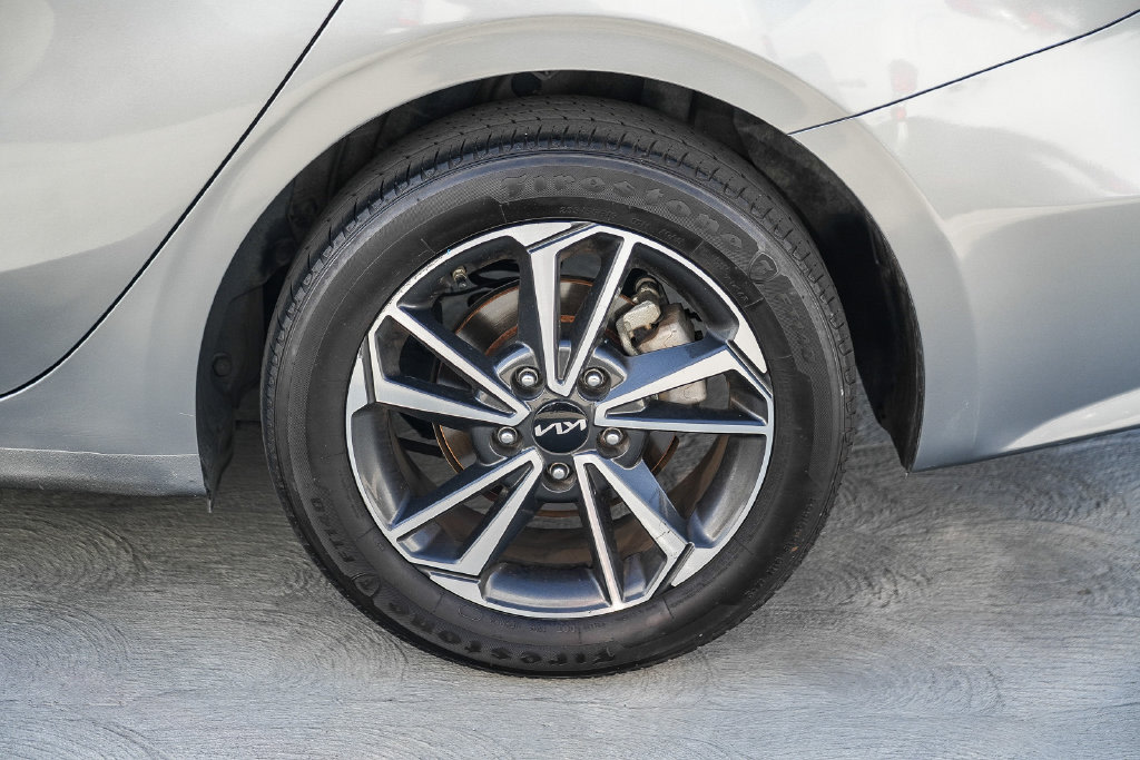 Thumbnail: 2023 Kia Forte - 7