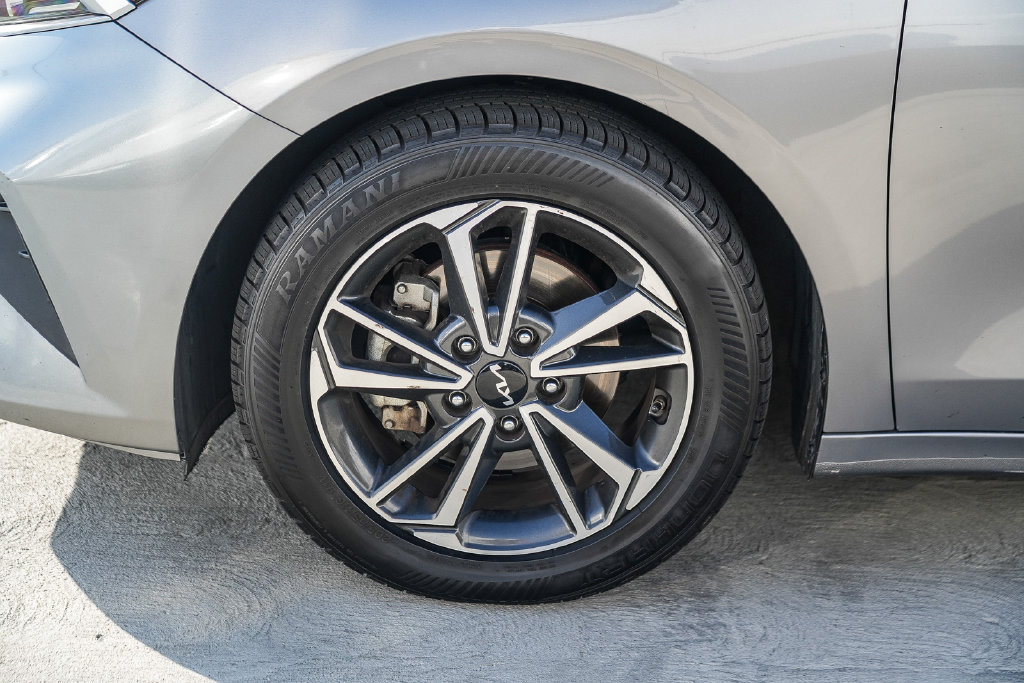Thumbnail: 2023 Kia Forte - 19