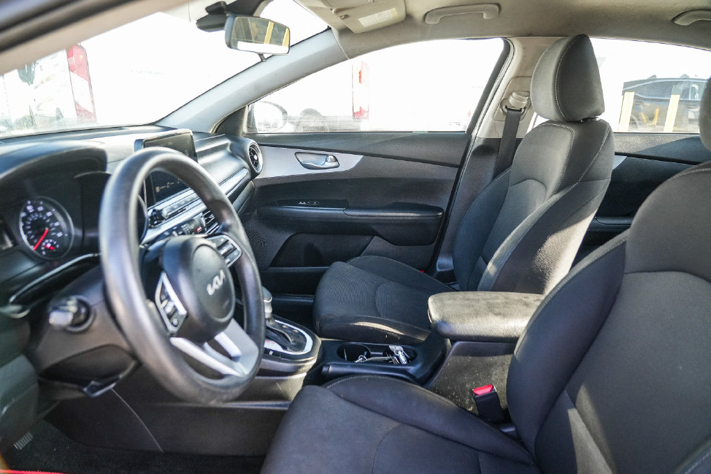 Thumbnail: 2023 Kia Forte - 10