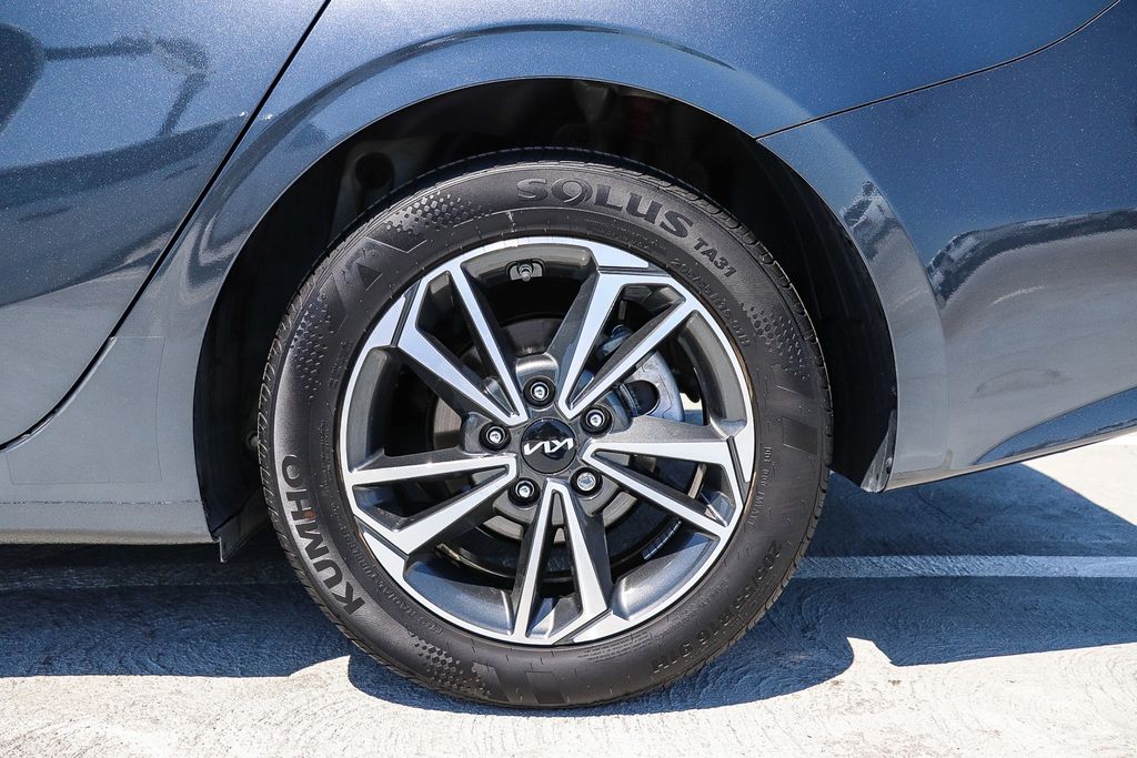 Thumbnail: 2023 Kia Forte - 7