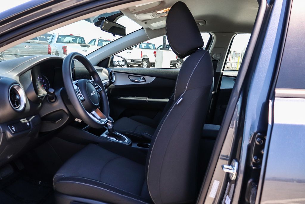 Thumbnail: 2023 Kia Forte - 11