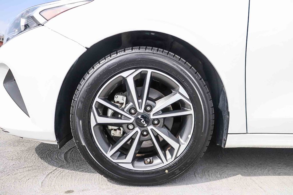 Thumbnail: 2024 Kia Forte - 21