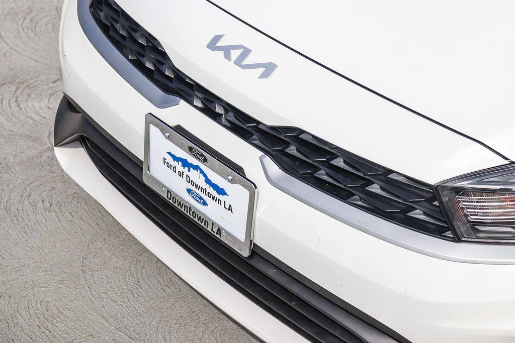 Thumbnail: 2024 Kia Forte - 6