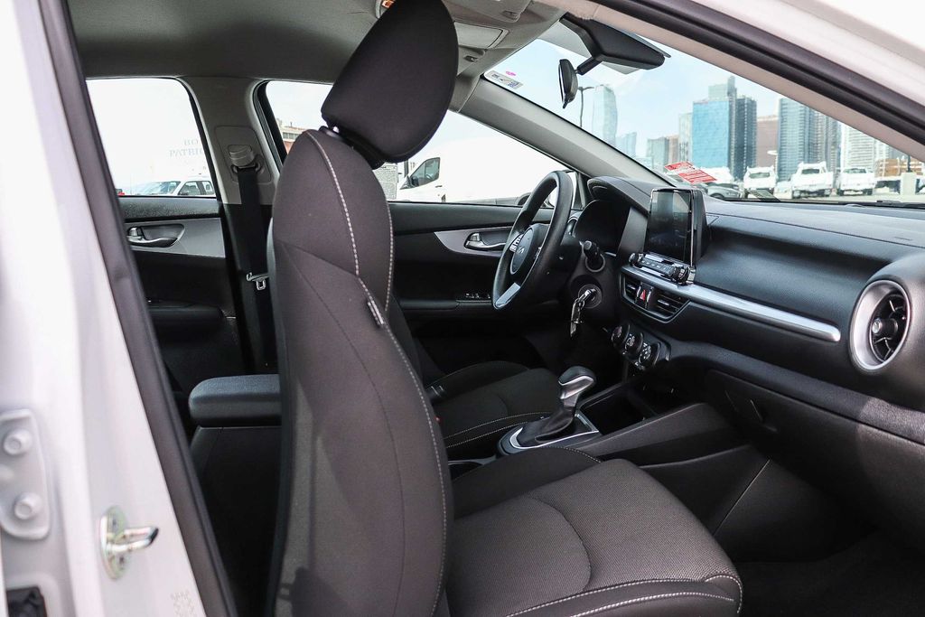 Thumbnail: 2024 Kia Forte - 10