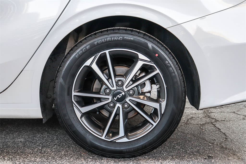 Thumbnail: 2023 Kia Forte - 7