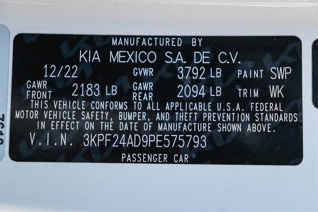 Thumbnail: 2023 Kia Forte - 18