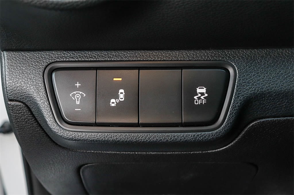 Thumbnail: 2023 Kia Forte - 27