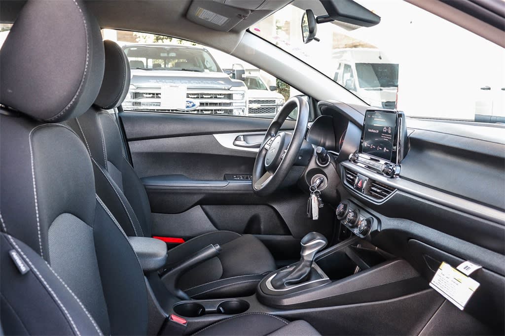 Thumbnail: 2023 Kia Forte - 10