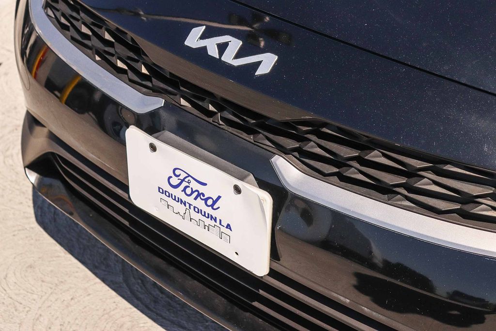Thumbnail: 2022 Kia Forte - 7