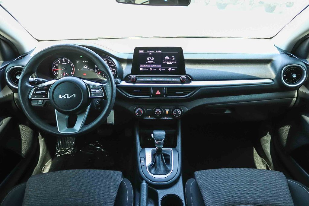 Thumbnail: 2022 Kia Forte - 2