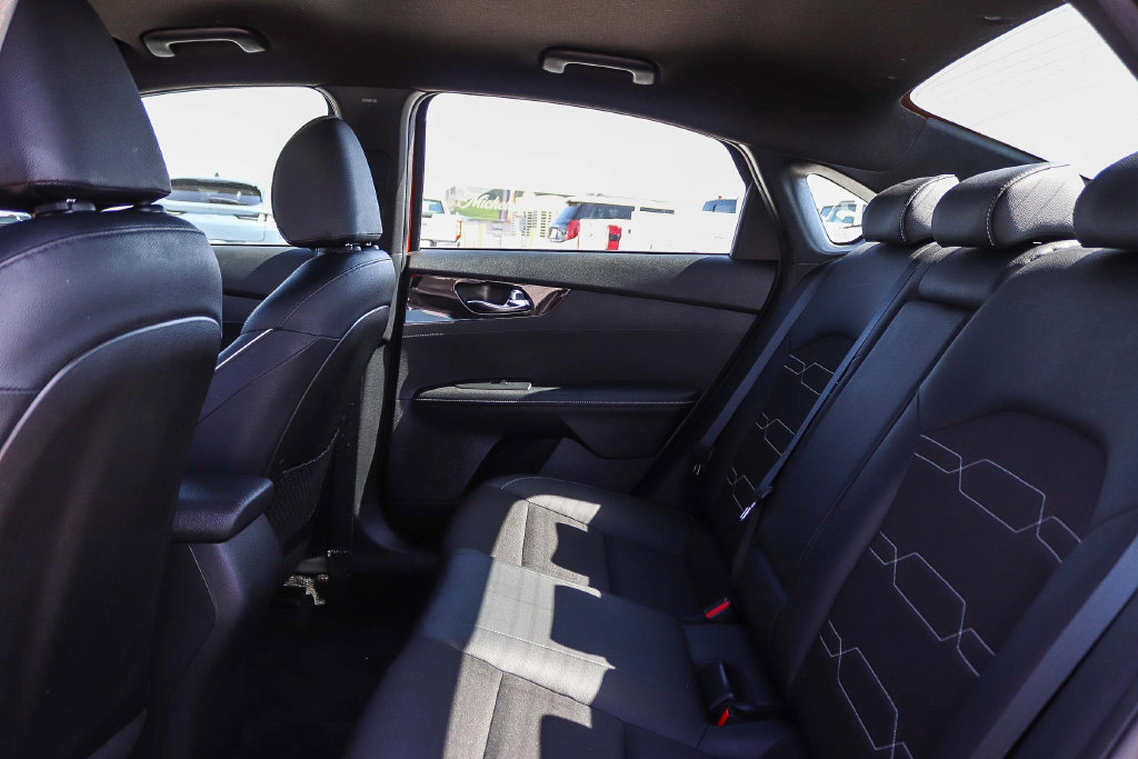 Thumbnail: 2022 Kia Forte - 12