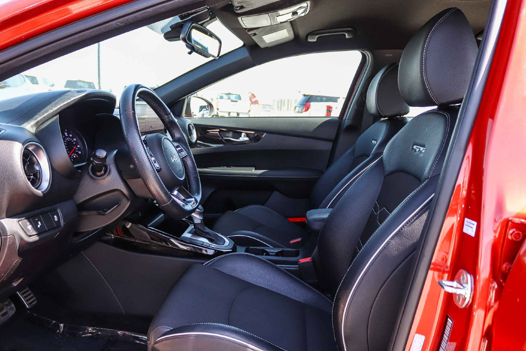 Thumbnail: 2022 Kia Forte - 11