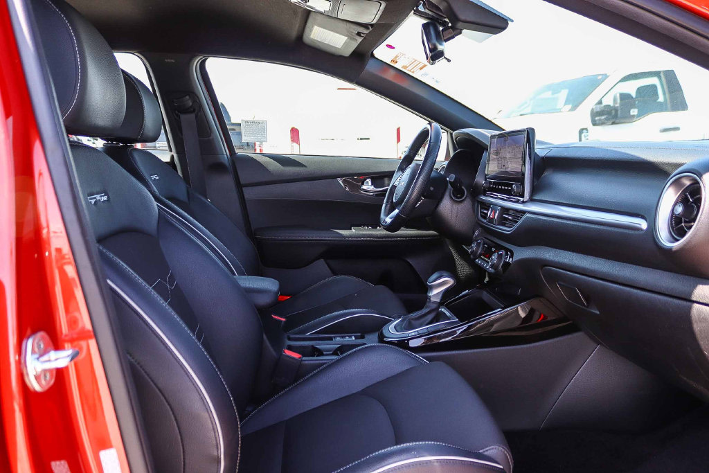 Thumbnail: 2022 Kia Forte - 10