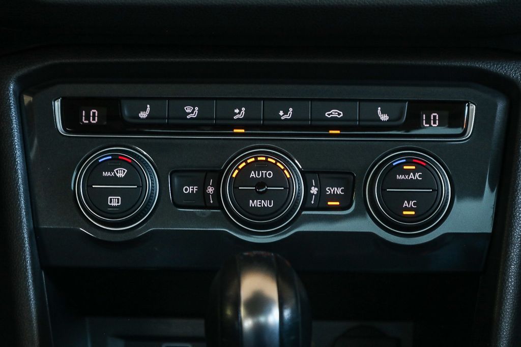 Thumbnail: 2019 Volkswagen Tiguan - 25