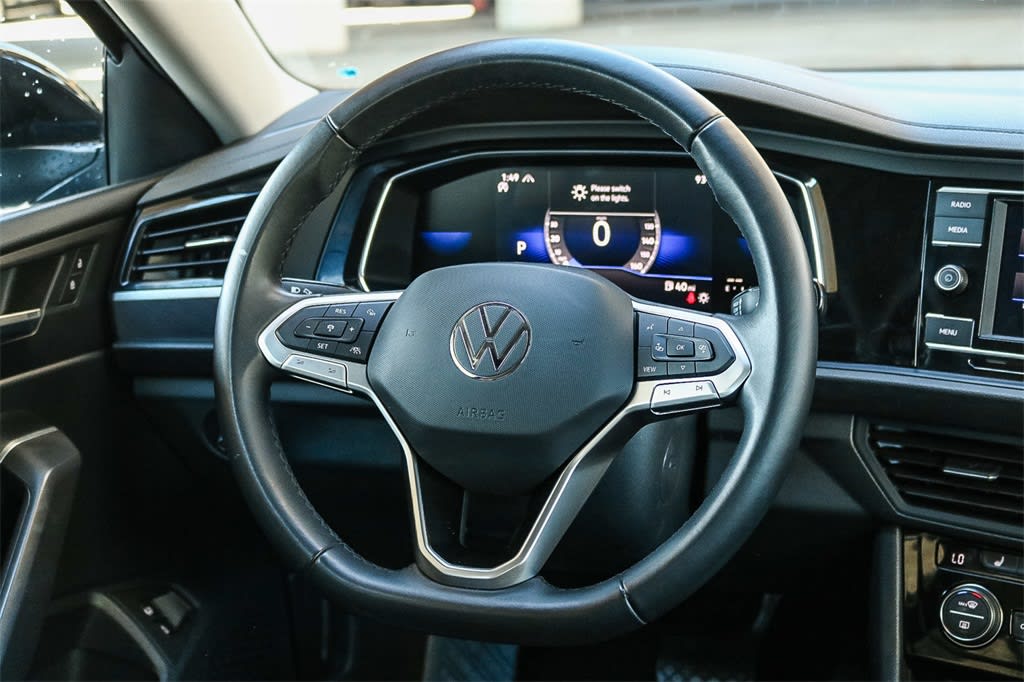 Thumbnail: 2024 Volkswagen Jetta - 13