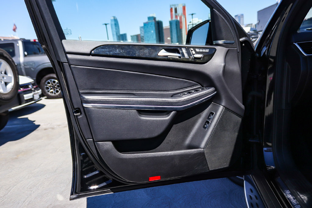 Thumbnail: 2019 Mercedes-Benz GLS - 21