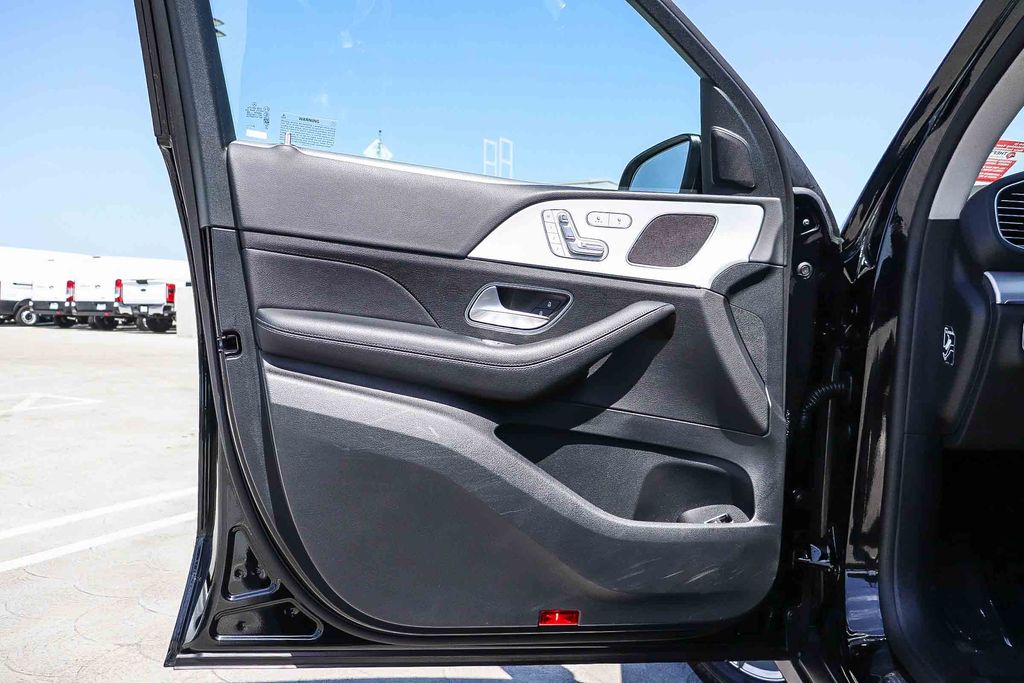 Thumbnail: 2025 Mercedes-Benz GLE - 24