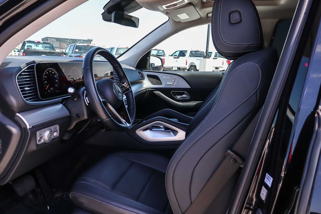 Thumbnail: 2025 Mercedes-Benz GLE - 11