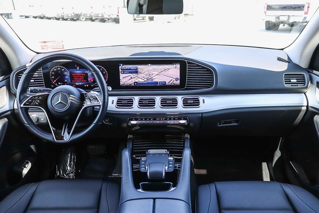 Thumbnail: 2025 Mercedes-Benz GLE - 2