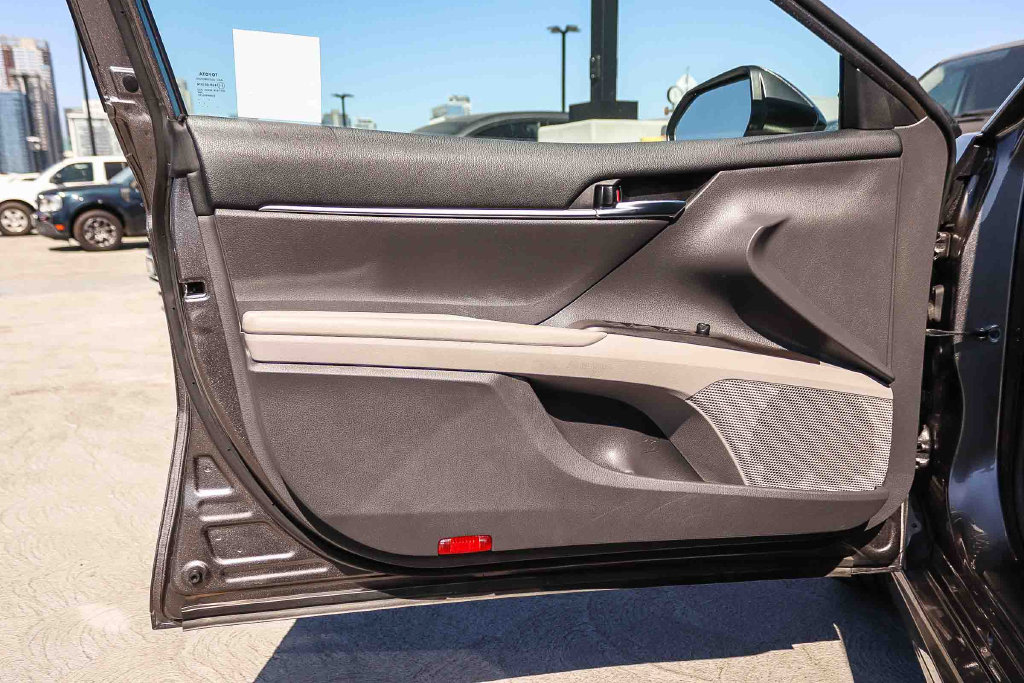 Thumbnail: 2021 Toyota Camry - 24