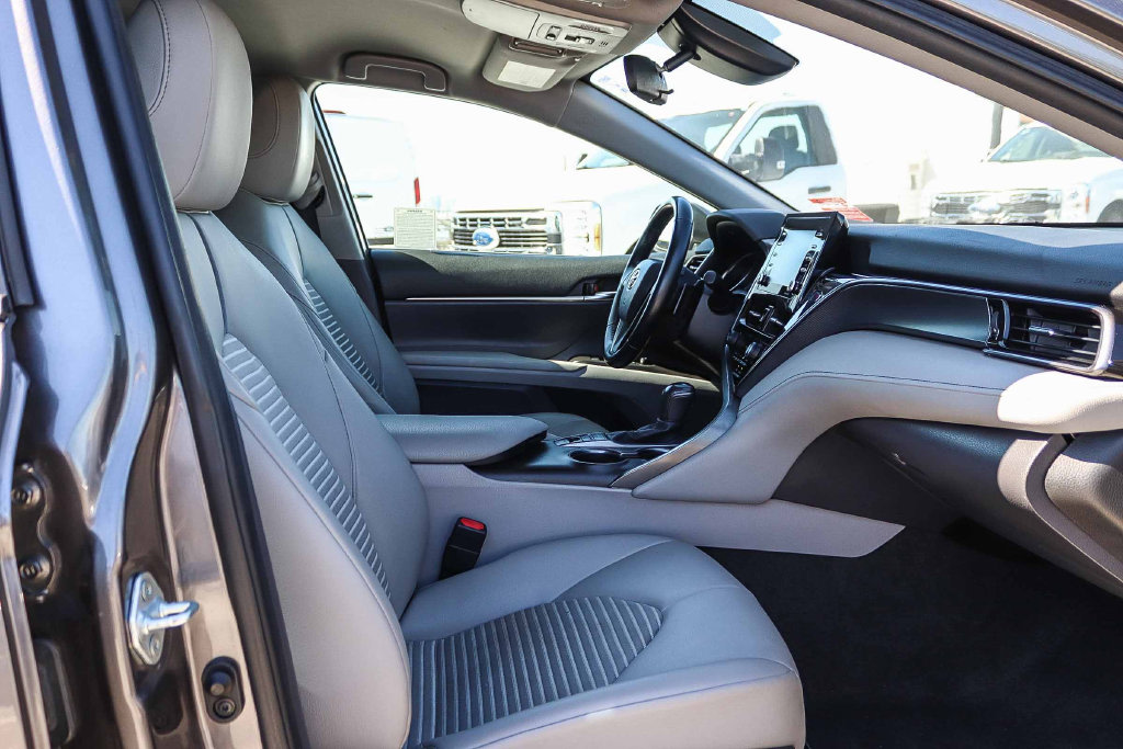 Thumbnail: 2021 Toyota Camry - 11