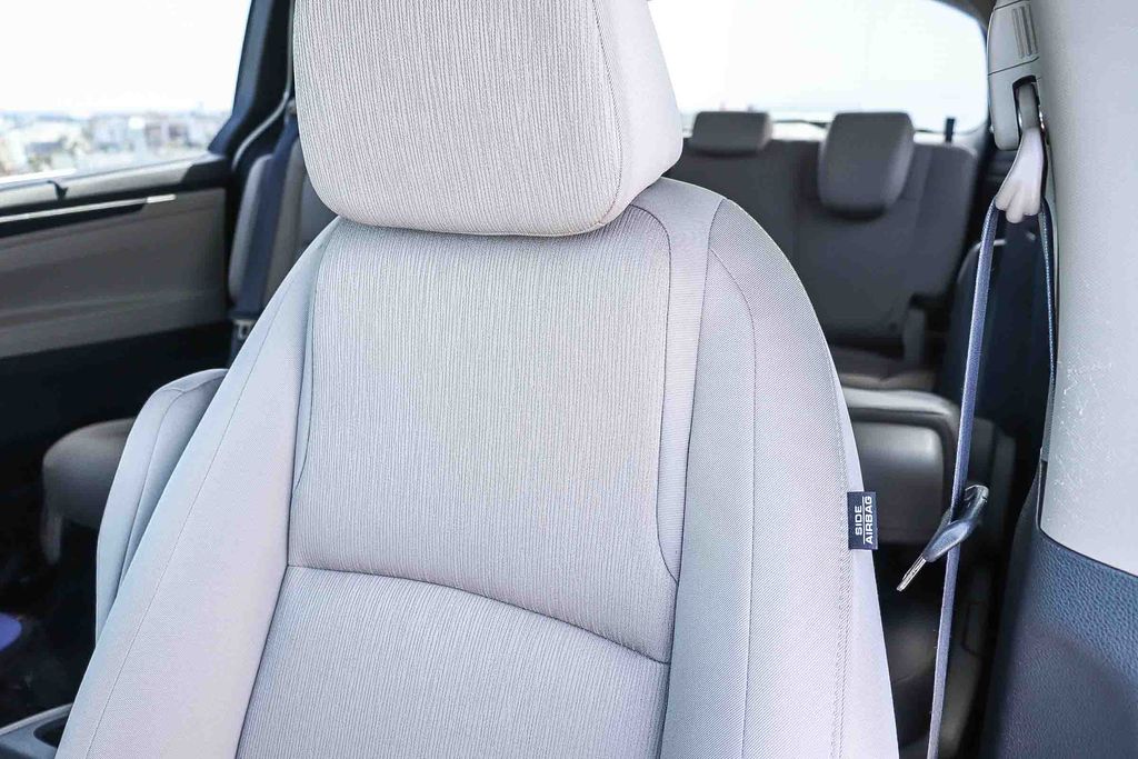 Thumbnail: 2023 Honda Odyssey - 10