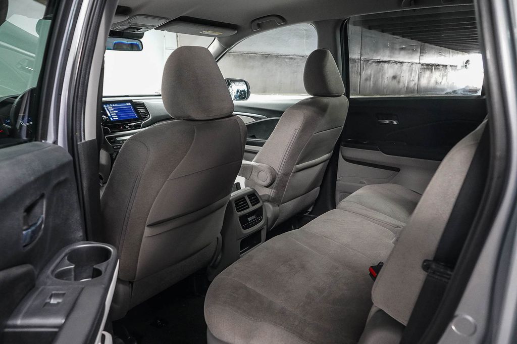 Thumbnail: 2020 Honda Pilot - 12