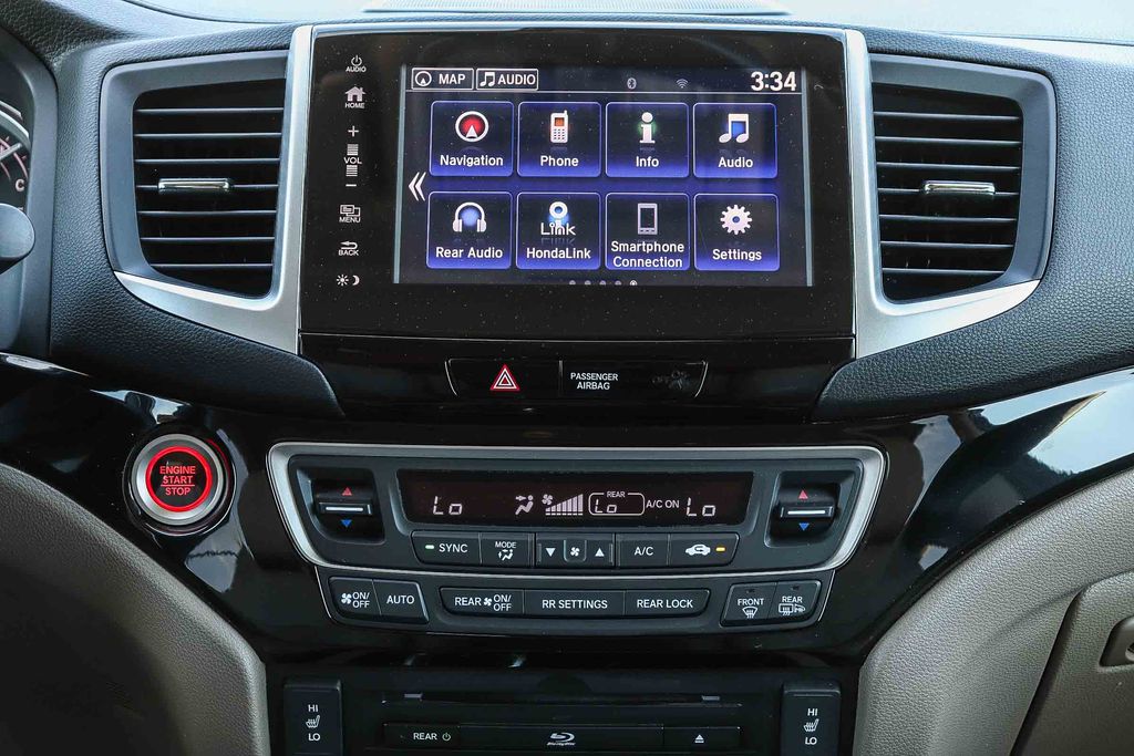 Thumbnail: 2017 Honda Pilot - 13
