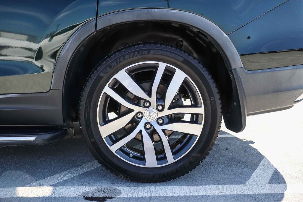 Thumbnail: 2017 Honda Pilot - 7