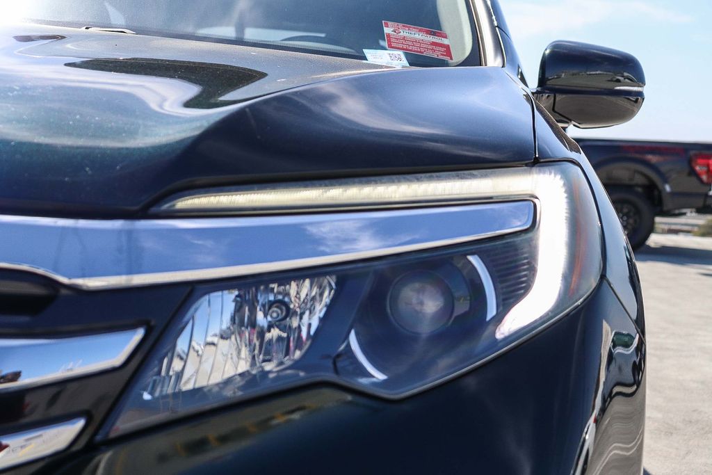 Thumbnail: 2017 Honda Pilot - 19